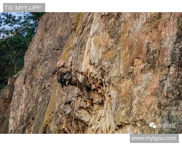 重庆攀岩队中路突破战术解析与实战应用探讨